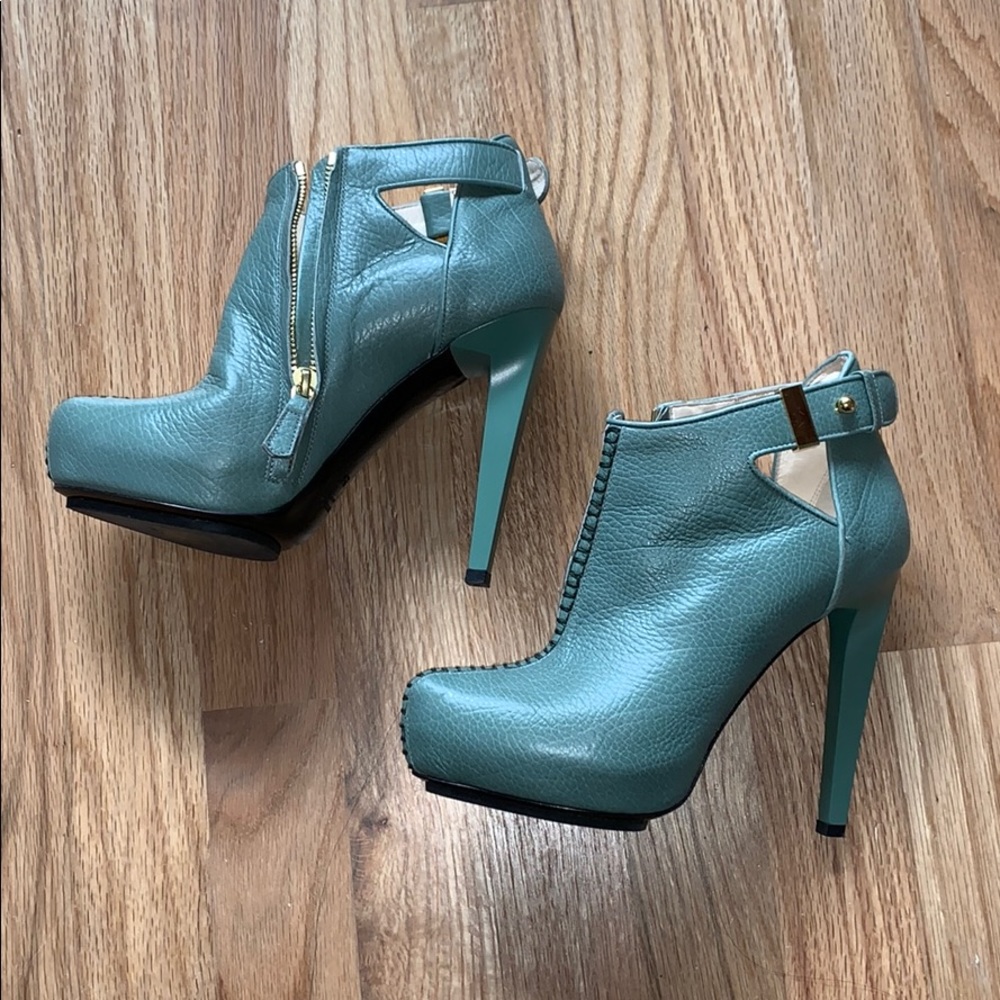 BURAKUYAN booties in 35.5